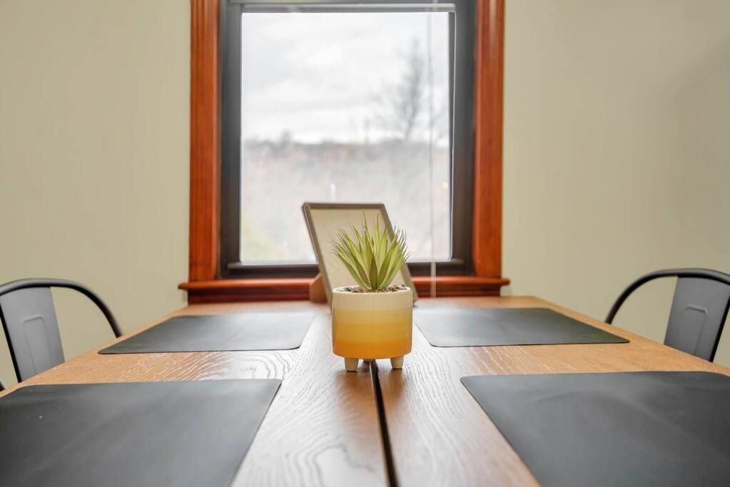 Golden Gem In Heart Of East Rock Quiet 3Br Near Dt And Yale Lägenhet New Haven Exteriör bild