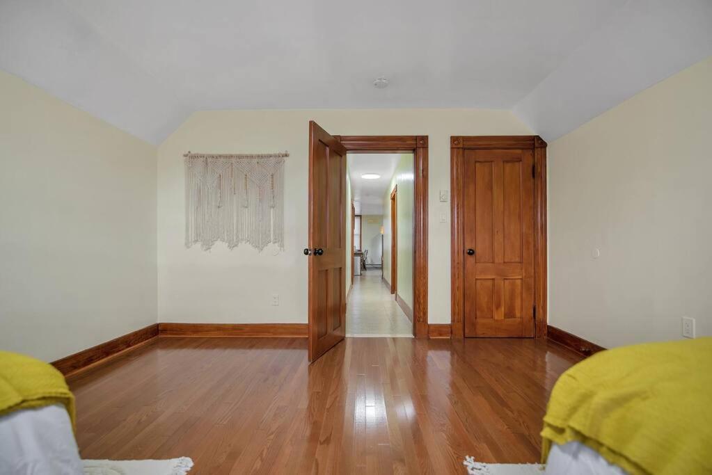 Golden Gem In Heart Of East Rock Quiet 3Br Near Dt And Yale Lägenhet New Haven Exteriör bild