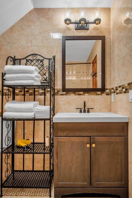 Golden Gem In Heart Of East Rock Quiet 3Br Near Dt And Yale Lägenhet New Haven Exteriör bild